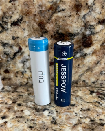Jesspowus's tweet photo. 💡🔦Replacement Ring battery: https://t.co/NX65EDxbCA
I’ve been using these batteries for about a month now and they keep recharging and making my light shine bright at night. I recommend these rechargeable batteries if you have Ring solar light product.

#ring #flashlight #USA https://t.co/6GPD5CrrIU