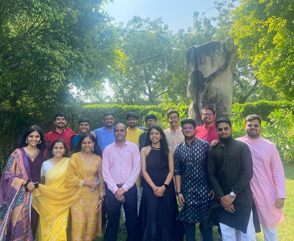 NirmaUniTweets's tweet photo. Nirma University students honored 450+ support staff by gifting Diwali sweets, celebrating their dedication and fostering campus unity.
#NirmaUniversity #DiwaliCelebrations #StudentInitiative #GratitudeEvent #CampusUnity #SupportStaff #FestiveSpirit #Diwali #Nirma #NirmaUni https://t.co/t3aeUUb1Jq