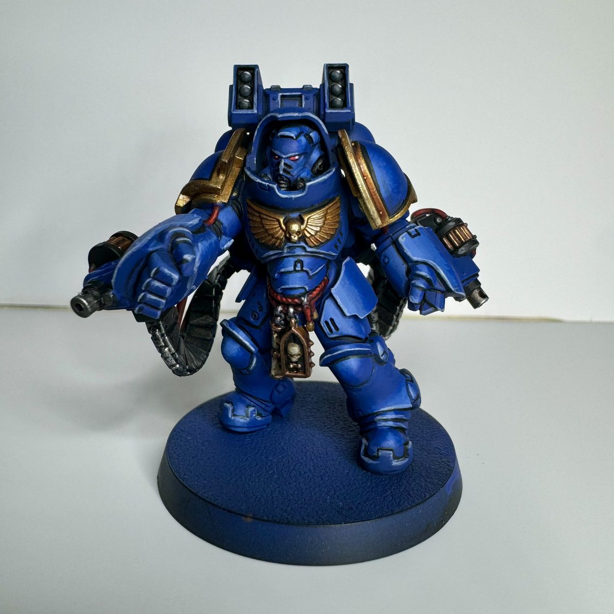 GilbyRanger's tweet image. 1 month of progress! First Warhammer mini vs latest