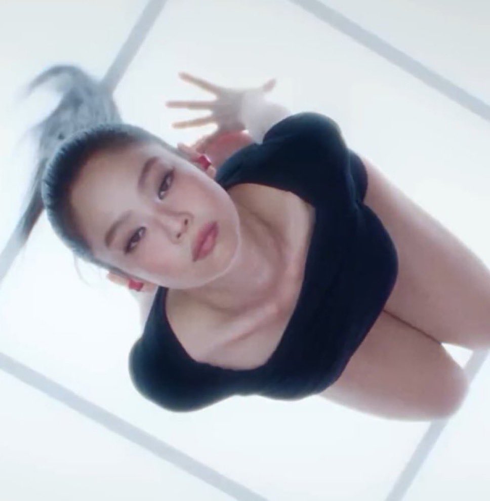 JENNIE NEWS tweet media