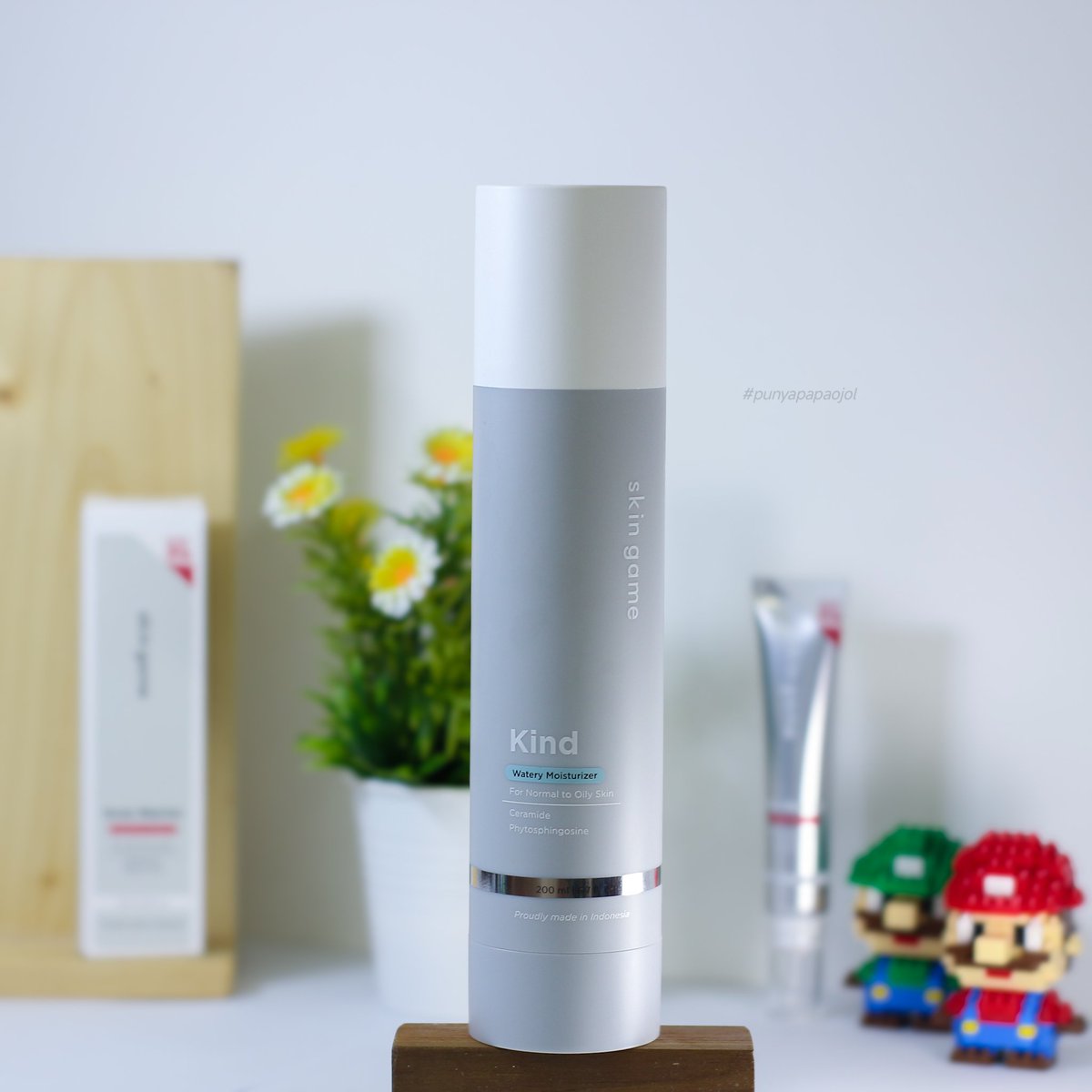 papaojol's tweet image. Wishlist achieved! Akhirnya nyobain juga skincare lokal yang size nya JUMBO.

Kind Watery Moisturizer dari Skin Game. The uncomplicated moisturizer, alias engga neko-neko.

Suitable for normal to oily skin!