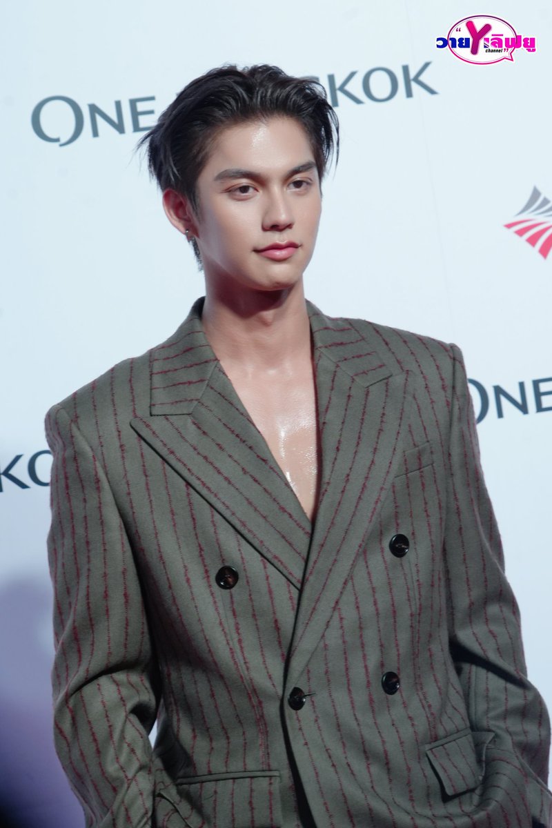 Yloveyouchannel's tweet photo. จะหันซ้ายหรือขวาไม่สำคัญ หล่อเอาอยู่ทุกมุมมอง "ไบร์ท วชิรวิชญ์" ร่วมเดินพรมแดง ในงานเปิดตัว "One Bangkok" แลนด์มาร์กแห่งใหม่ใจกลางกรุงเทพฯ ในธีม "Let Our Hearts Beat as One"  ✨🎊

#bbrightvc
#OneBangkokxBRIGHT 
#LetOurHeartsBeatAsOne
#OneBangkok #TheHeartOfBangkok 
#LetOurHeartsBeatAsOne #OneBangkokPeople