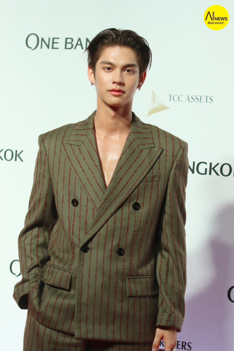 AllNews_th's tweet photo. หนุ่มหล่อ!! “ไบร์ท วชิรวิชญ์" ร่วมเดินพรมแดง ในงานเปิดตัว "One Bangkok" แลนด์มาร์กแห่งใหม่ใจกลางกรุงเทพฯ ในธีม "Let Our Hearts Beat as One" 

#OneBangkokxBRIGHT
#OneBangkok
#TheHeartOfBangkok
#LetOurHeartsBeatAsOne
#OneBangkokPeople
#bbrightvc https://t.co/JBnK8XoHtp