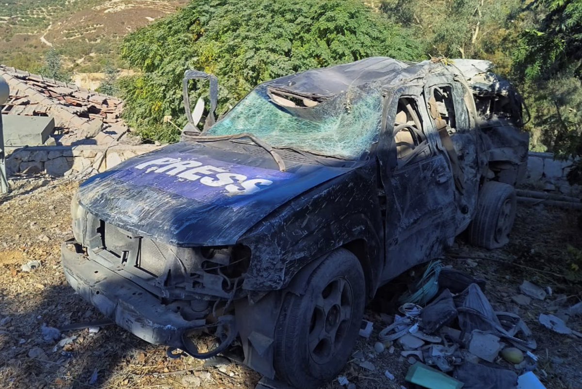🚨 The Committee to Protect Journalists strongly condemns Israel's killing of three journalists in southern Lebanon earlier today. The international community must act to stop Israel's long-standing pattern of impunity in journalist killings.

Photo: Reuters/Stringer