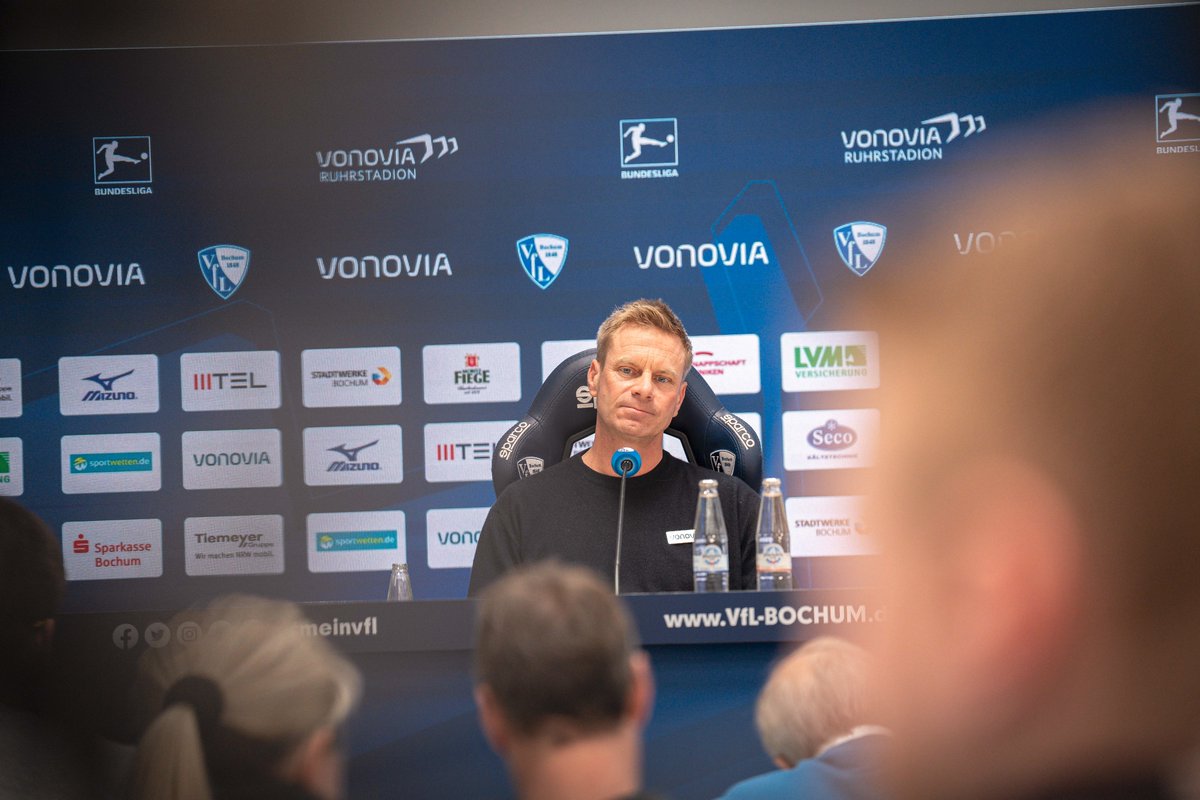 VfLBochum1848eV's tweet photo. 🗣️ #Feldhoff vor #BOCFCB
Bayern München gehört zu den besten Mannschaften der Welt. Das ist das Nonplusultra. Es ist toll, dass wir uns da beweisen können, uns mit diesen Teams in der Liga messen dürfen. https://t.co/U7c27aFoXp