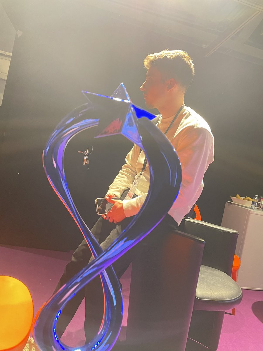 C’est pas pour cette année…

Mais merci <a href="/Binksstm/">Binkss.</a> pour les émotions 

🌍…