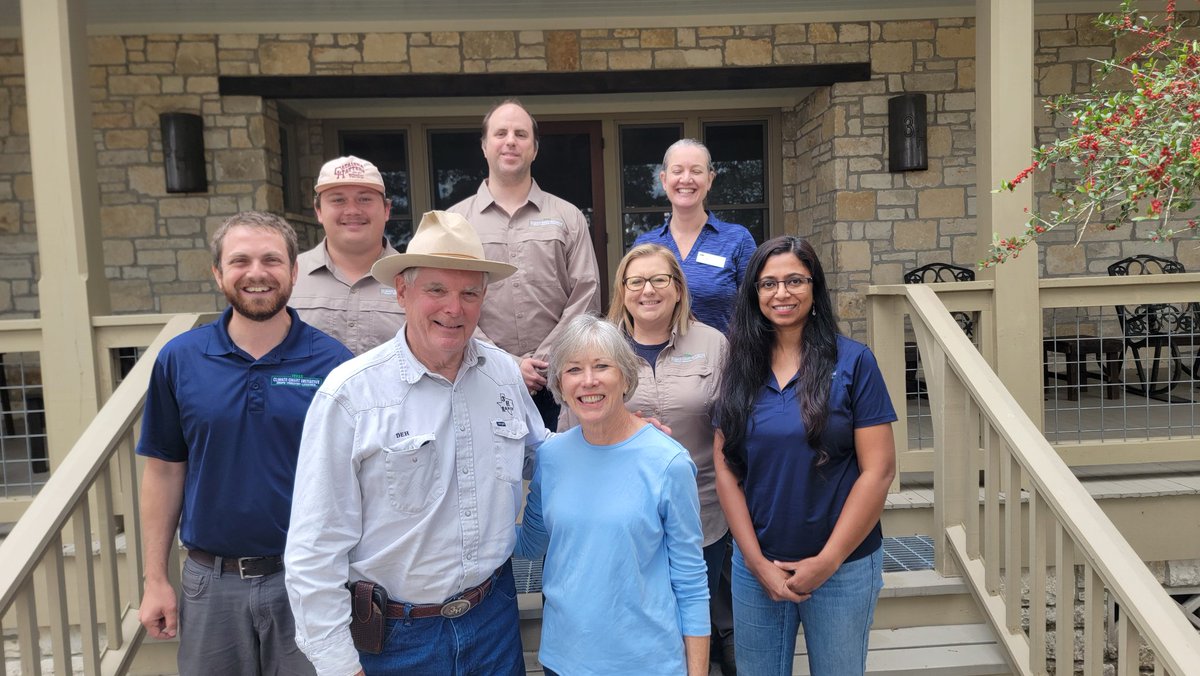 Allison Costa, NPO for <a href="/USDA/">Dept. of Agriculture</a>'s Partnerships for Climate-Smart Commodities, joined us at 3H Ranch tour. Owners David and Lori Hessel, participants in our @TXClimateSmart Project, shared their approaches to beef production, including cover crops, rotational grazing, and no-till.