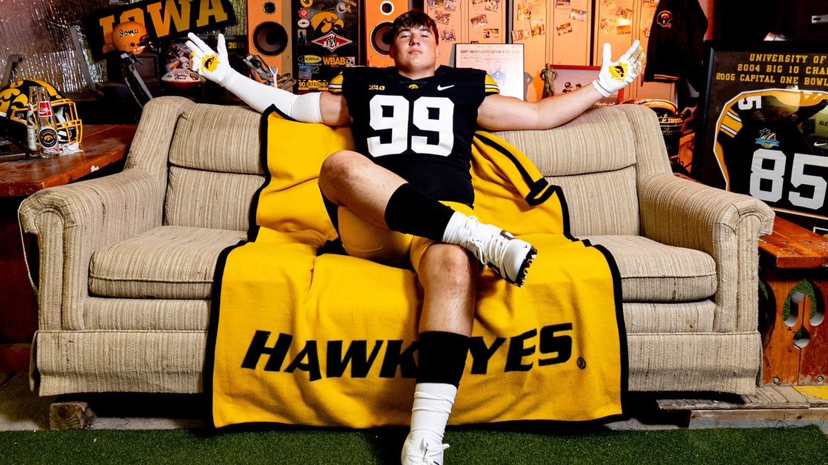 Six Star Football | PLUS+ (@sixstarfootball) on Twitter photo Defensive Juggernauts: Top Linemen Making Noise in the Chicago Catholic League
🏈Feared pass rushers, big talents up front🔥
STORY▶️🔗sixstarfootball.com/article/defens…
<a href="/Achilles24_/">Achilles Anderson</a> <a href="/IanCampbell_99/">Ian Campbell 3⭐️ EDGE</a> <a href="/maxcandelas26/">Max Candelas</a> <a href="/a_castette/">Aidan Castette</a> <a href="/Jchambo25/">Jace Chamberlain</a> <a href="/danaher_p/">J.P. Danaher</a> <a href="/fitzgibbon_brad/">Brad Fitzgibbon</a> <a href="/GuSitang/">Star Gu 2026</a> <a href="/tim_harkins_/">Tim Harkins</a> Defensive Juggernauts: Top Linemen Making Noise in the Chicago Catholic League
🏈Feared pass rushers, big talents up front🔥
STORY▶️🔗sixstarfootball.com/article/defens…
<a href="/Achilles24_/">Achilles Anderson</a> <a href="/IanCampbell_99/">Ian Campbell 3⭐️ EDGE</a> <a href="/maxcandelas26/">Max Candelas</a> <a href="/a_castette/">Aidan Castette</a> <a href="/Jchambo25/">Jace Chamberlain</a> <a href="/danaher_p/">J.P. Danaher</a> <a href="/fitzgibbon_brad/">Brad Fitzgibbon</a> <a href="/GuSitang/">Star Gu 2026</a> <a href="/tim_harkins_/">Tim Harkins</a>