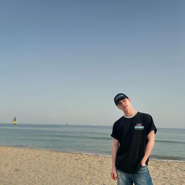 lovechankkura's tweet photo. DINO with his querencia— the sea 🌊☀️ https://t.co/5UFYycKhpj