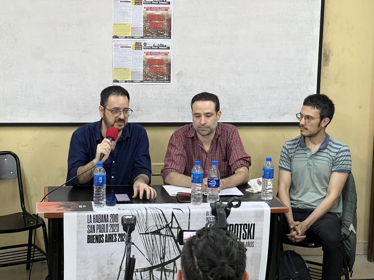 Ahora: Mesa número 15.
Historia del trotskismo argentino I. Moderador (y también expositor)Hernán Camarero.

(9:00 a 11:00) Aula 32