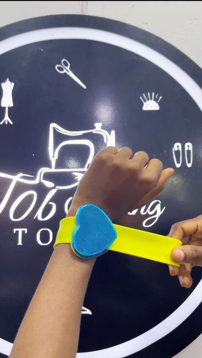 TobSewingTools's tweet photo. Do you want a  stylish way to secure your pins? Are you tired of struggling to find pins? Look no further!
The Wristwatch Magnetic Pin cushion is here to secure your pins. These  magnets securely fasten your pin. 
Price: 5,500

To get: 
chat us on WhatsApp +2349015657152 https://t.co/1Y24VgvHSL
