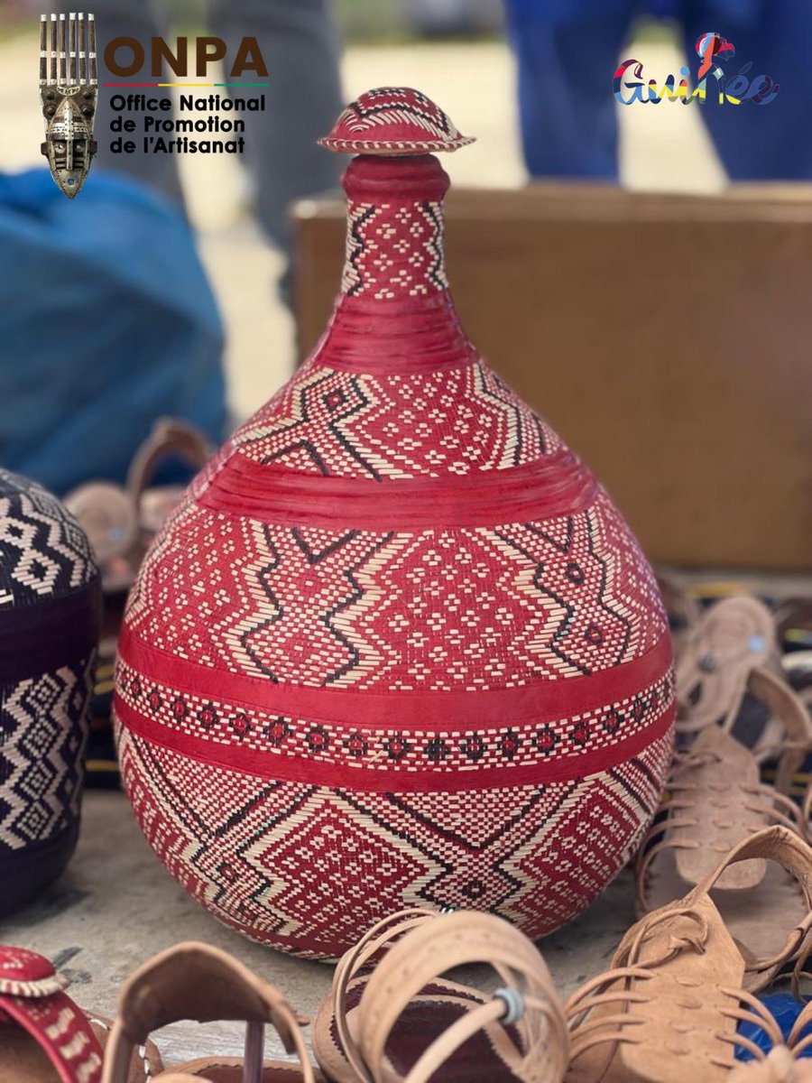 Lancement de la nouvelle Saison Touristique de DALABA

Nous invitons tous les visiteurs à découvrir et à soutenir les produits artisanaux exposés à Tinkan. 

Venez immortaliser ce moment !

#onpa #BrandingGuinea #MahinDalaba #LaGuineedesMerveilles