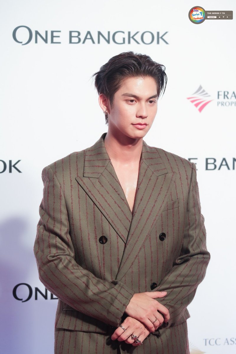 “ไบร์ท วชิรวิชญ์”ร่วมงานเปิดตัว "One Bangkok" แลนด์มาร์กแห่งใหม่ใจกลางกรุงเทพฯ ในธีม "Let Our Hearts Beat as One" 

#bbrightvc
#OneBangkokxBRIGHT
#LetOurHeartsBeatAsOne
#OneBangkok #TheHeartOfBangkok
#OneBangkokPeople