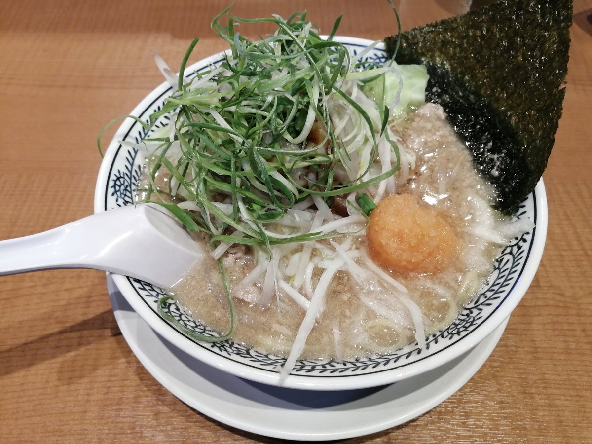 とりあえずラーメン。