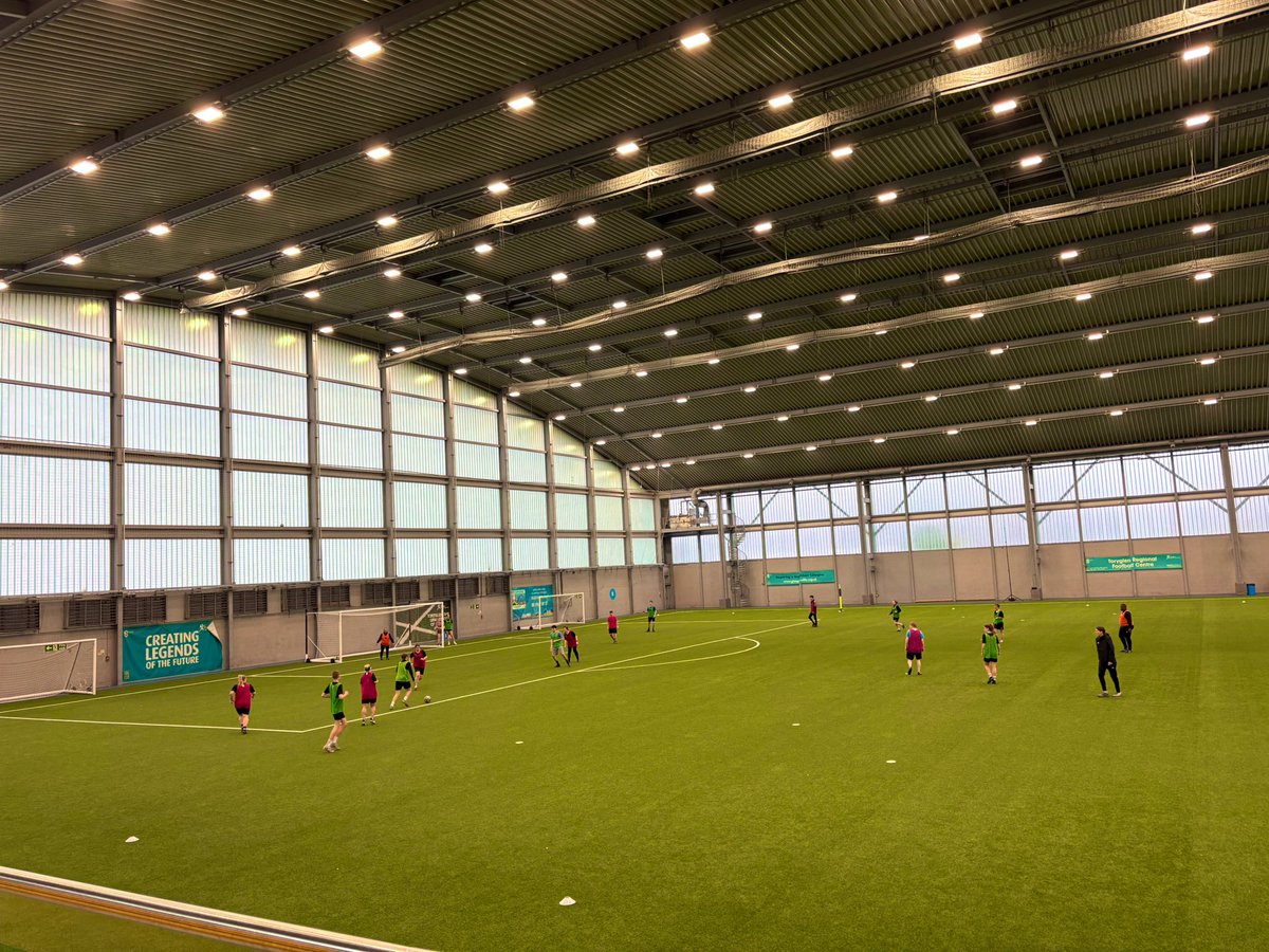 Laura Burns tweet media