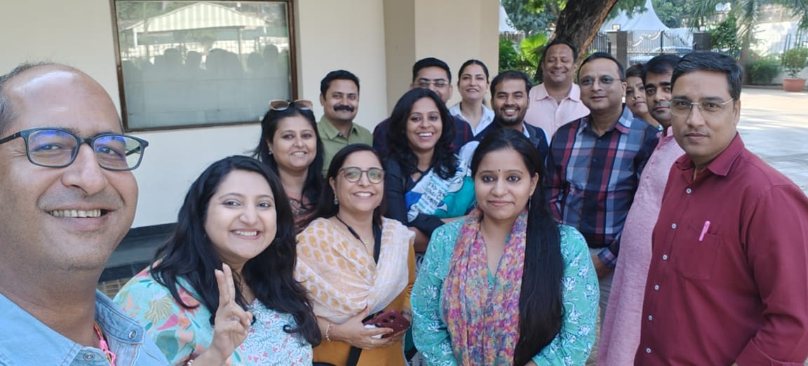 #Healthcare #Reporting के सबसे चुनौतीपूर्ण दौर में #Covid का समय‌ था।‌ उस दौर ने कई नए समीकरण बनाए।‌ 
<a href="/MoHFW_INDIA/">Ministry of Health</a> में <a href="/lavagarwal/">lavagarwal</a> जी उस समय‌ संयमित #Press_briefing के लिए जाने गए।‌ 
4 साल बाद फिर से वही यादें ताज़ा करने का अवसर लव अग्रवाल सर ने दिया.
Thanks for this nostalgic