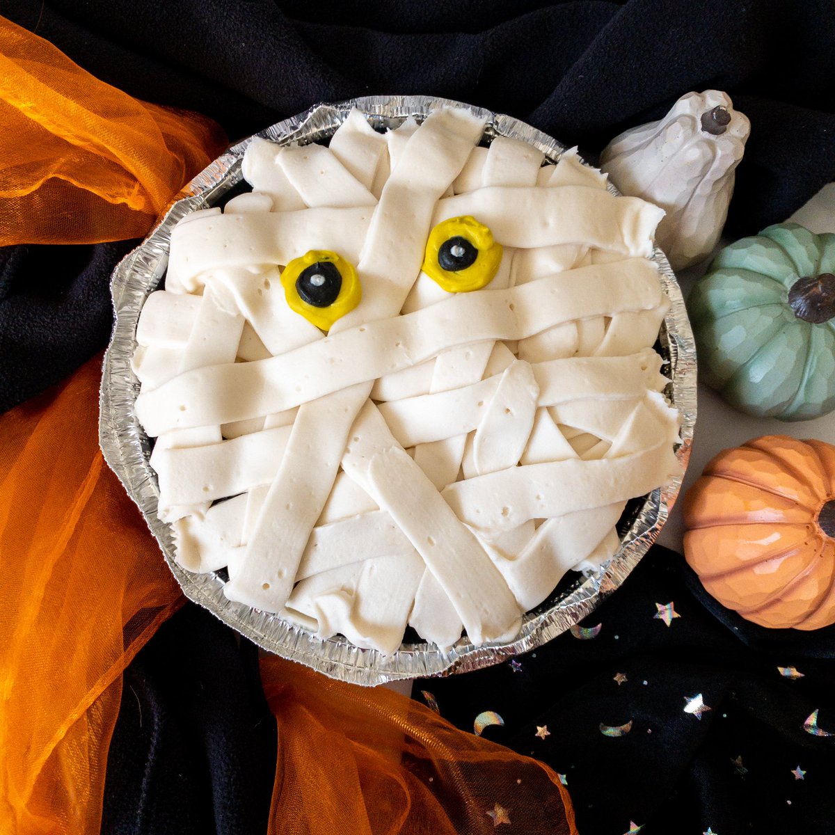 FrostedWithCare's tweet photo. Don’t be scared, Halloween preorders are open, but not for long! Preorders close tomorrow at NOON, so don’t delay getting them in! All details here: https://t.co/EINNqTzmak https://t.co/H12wdNWYRr