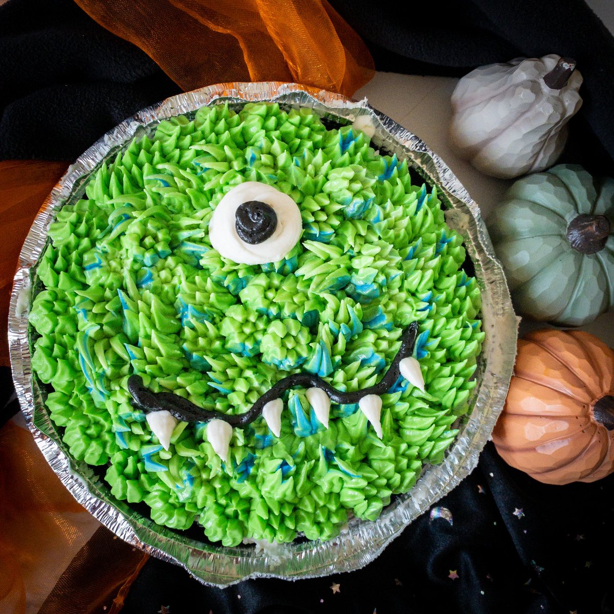 FrostedWithCare's tweet photo. Don’t be scared, Halloween preorders are open, but not for long! Preorders close tomorrow at NOON, so don’t delay getting them in! All details here: https://t.co/EINNqTzmak https://t.co/H12wdNWYRr