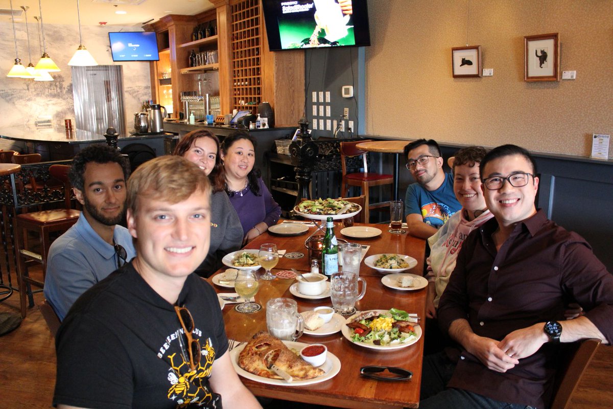 ChengLabIU's tweet image. Happy Birthday to Gryffin! Glad we were able to fit in a birthday lunch amidst all the work and study!