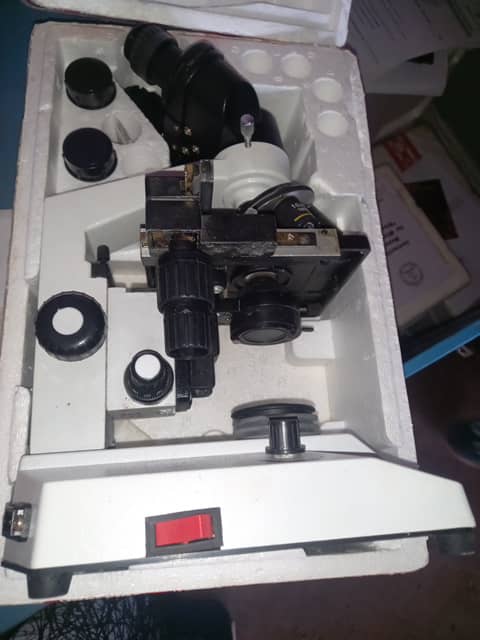 REBRwanda's tweet photo. Among 420 laboratory equipment and 221 science kits distributed by Rwanda Basic Education Board to 127 schools include #Microscopes, #ConnectingWires and #Chemicals such as #CopperChloride and many more. @mbanelson https://t.co/oFs23wO1bv