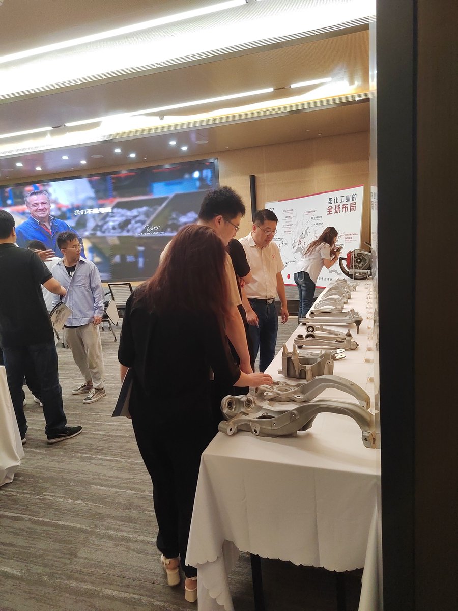 Saint Jean Industries organized an exchange event at BYD's headquarters in Pingshan.

We are proud to contribute to the evolution of the automotive industry with visionary partners like BYD. Together, we're shaping the future of sustainable mobility!

#Innovation #BYD