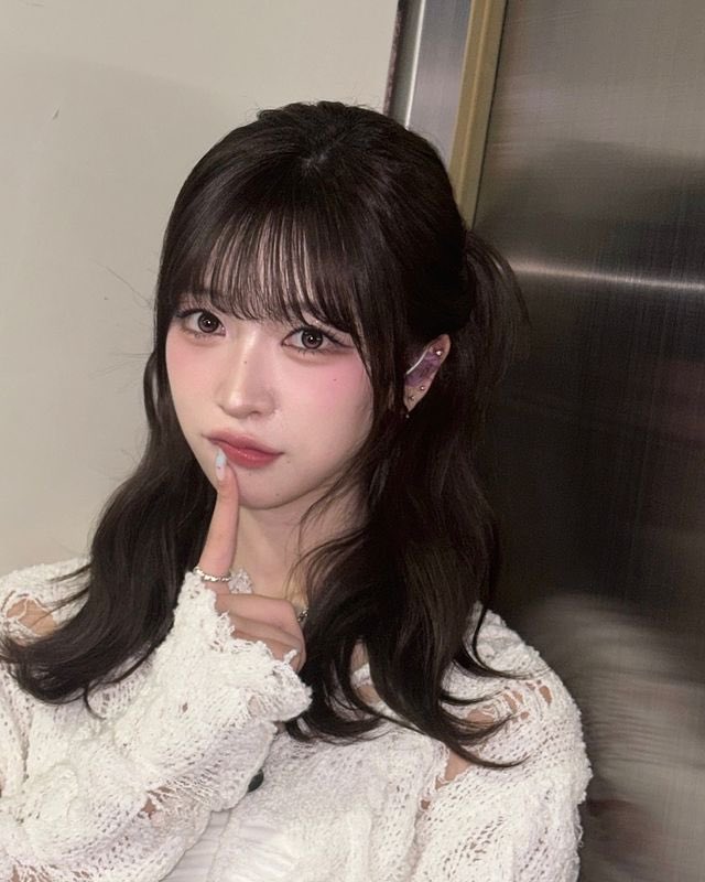 billliestagram's tweet photo. 241025 billlie.official instagram update 

"💗🤍🍬🙌🏻"

#HARUNA #하루나 https://t.co/nRX2LYU0o6