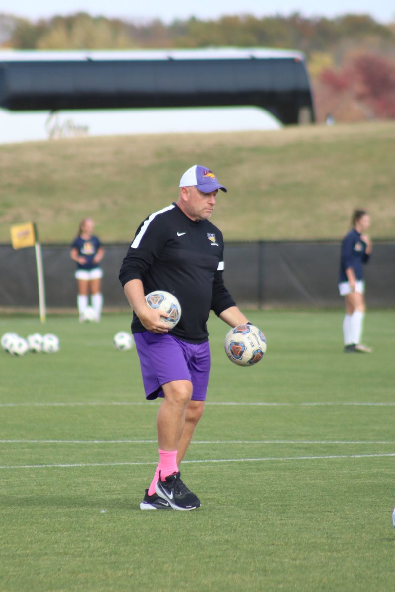 UNI Soccer tweet media