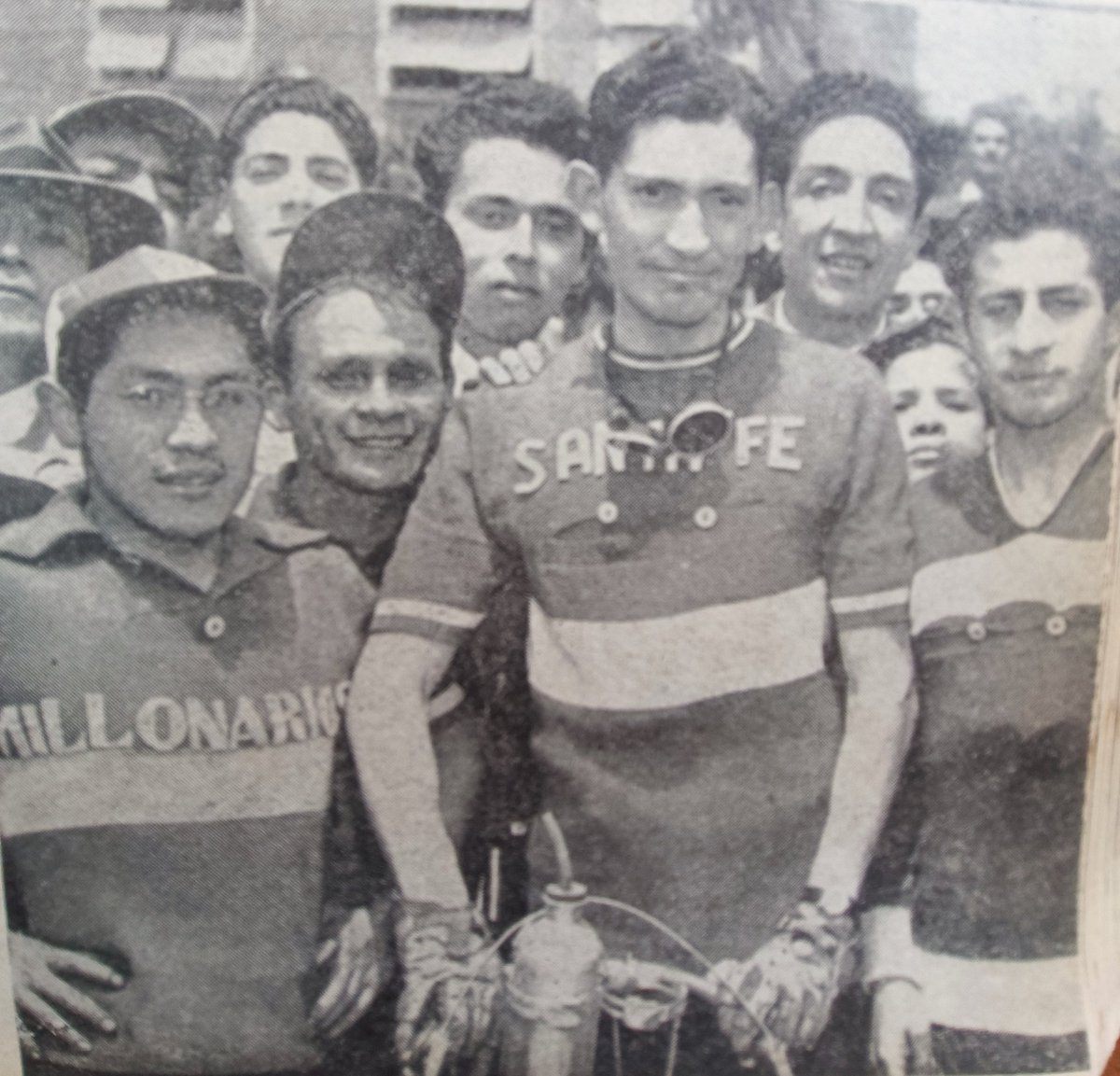 La rivalidad de dos clubes que también ha trascendido a las bielas 🚲
El clásico entre <a href="/SantaFe/">Independiente Santa Fe</a> vs <a href="/MillosFCoficial/">Millonarios FC</a> siempre va ser más que un partido de fútbol 🏙️💛❤️