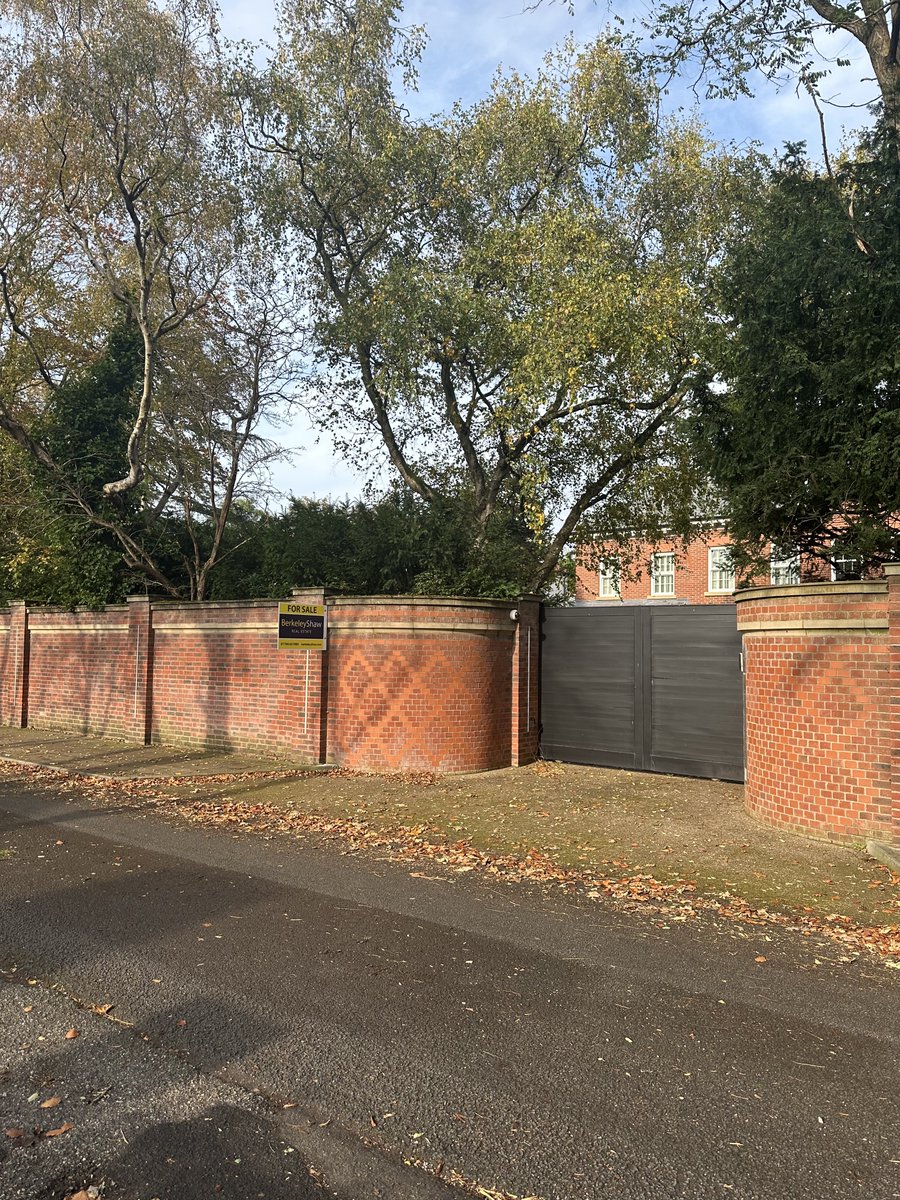 Looking forward to having a nosey at this place on Rightmove 👀