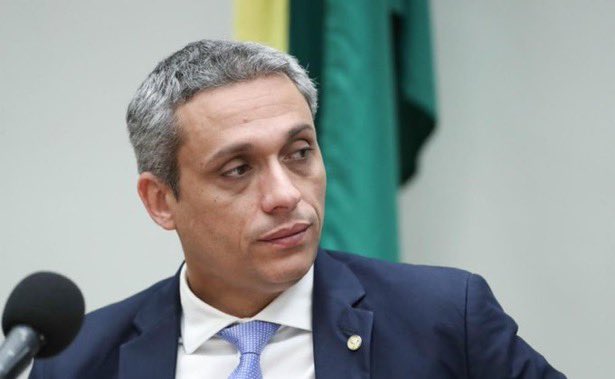 Emilymottaofc's tweet photo. Vocês acham que essa investigação contra o Gustavo Gayer é perseguição? 🤔

1 - Sim
2 - Não https://t.co/Tg5SShTuFG