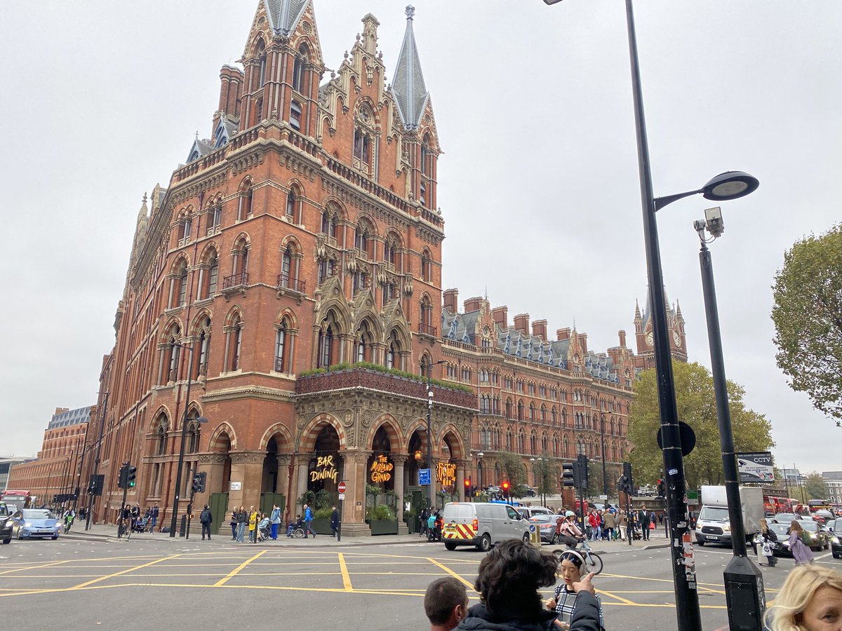 London I am in you 👀😈