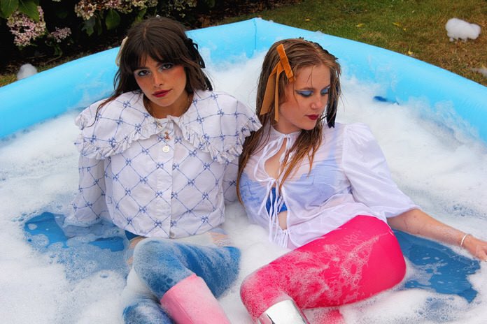 Read our interview with  new Isle of Wight band The Pill ( <a href="/_ThePill_Xoxo/">The Pill</a> ) On Escapism, Online Trolls, and the Perils of Afternoon Bathing

undertheradarmag.com/interviews/the…