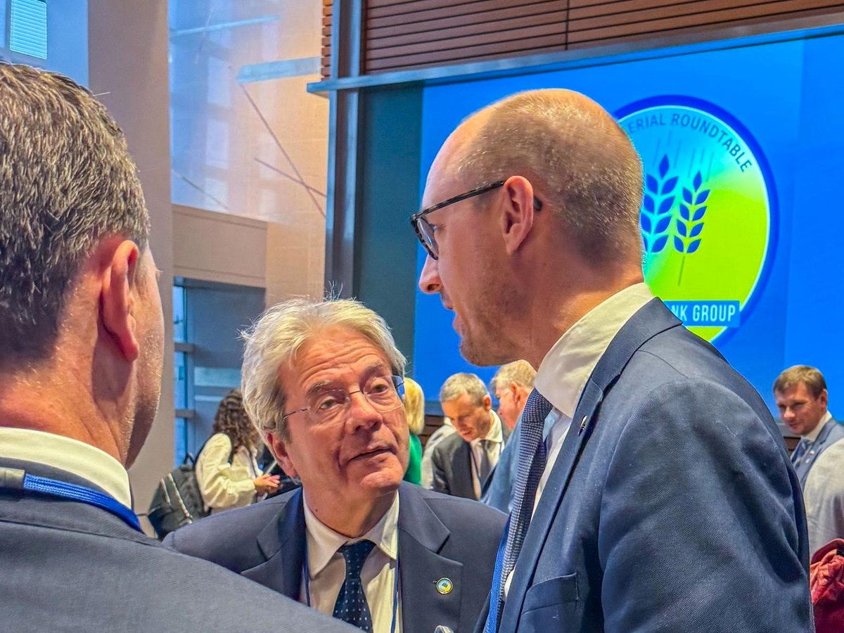 At the Ukraine Ministerial Roundtable during the <a href="/WorldBank/">World Bank</a> and <a href="/IMFNews/">IMF</a> Annual Meetings, Deputy Prime Minister Vincent Van Peteghem <a href="/vincent_v_p/">Vincent Van Peteghem</a> reiterated that Belgium stands by Ukraine: supporting Ukraine is necessary for a prosperous Europe.
🇧🇪🇪🇺🇺🇦 #StandWithUkraine