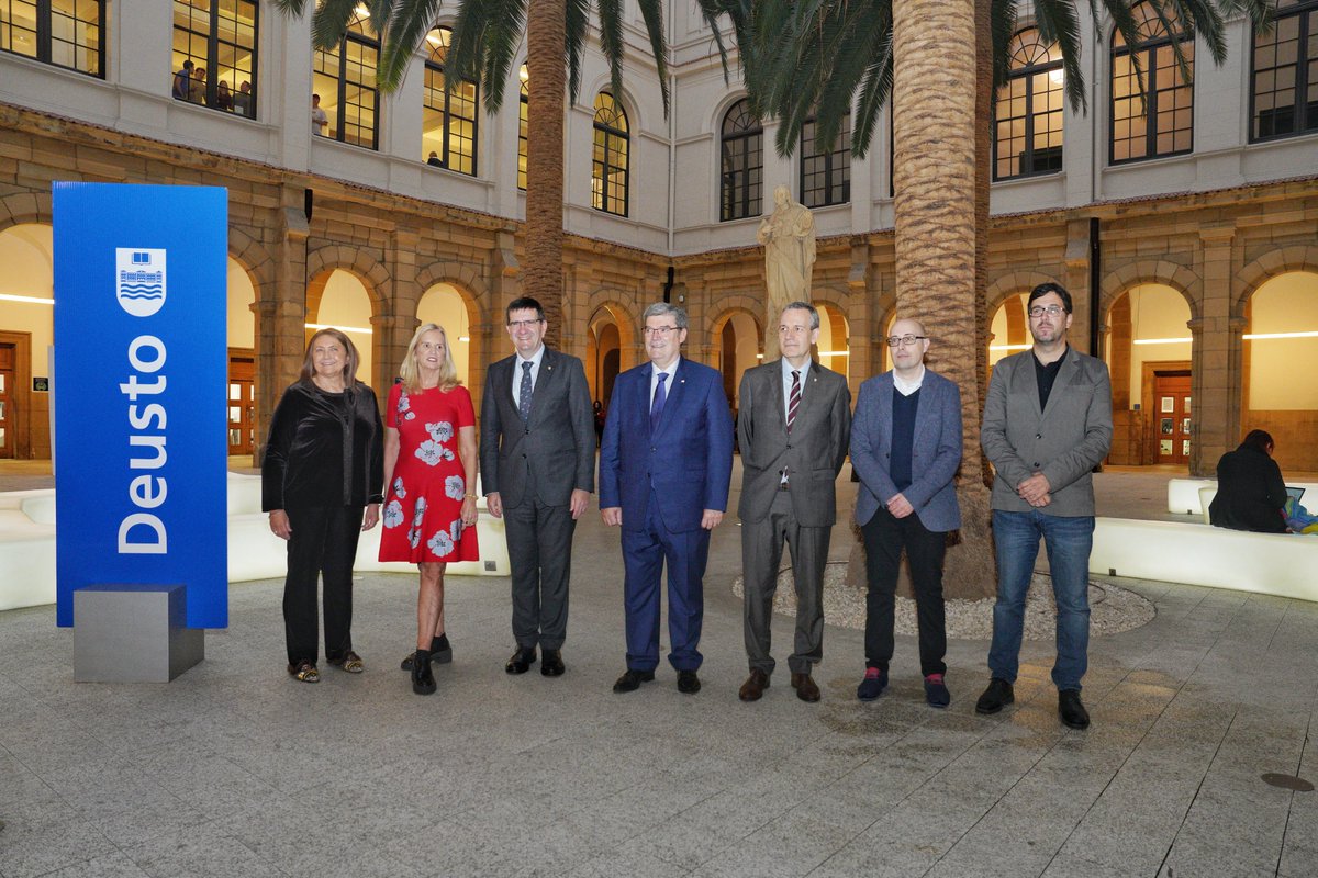 Kerry Kennedy <a href="/KerryKennedyRFK/">Kerry Kennedy</a>, presidenta de <a href="/RFKHumanRights/">Robert F. Kennedy Human Rights</a>, en Deusto: “el mundo está en  constante cambio y no se puede frenar, pero nuestras acciones pueden determinar hacia dónde queremos dirigirnos” deusto.es/es/inicio/vive…