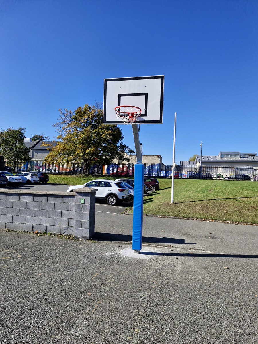 Back in St Malachy's, Finglas, Dublin with our best selling in ground hoops 🏀🏀🏀 Visit shop.omwsupplies for full range of products and services🏀🏀🏀 Nationwide installations !!!
#omwsupplies #basketball #bball <a href="/BballIrl/">Basketball Ireland</a>