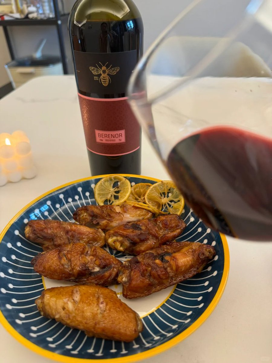 ScottAlsopp2's tweet image. 🍷初めて美酒を味わって、この酒のアルコール度はちょうどよくて、理想的な試みです
🎁洗練されたパッケージはもちろんデザインも高級同僚の飲み会でもカップルのデートでもロマンチックになります🌹
🍸すごいオススメですほとんど飲んでいます #ワイン #ほろ酔い #ワインおすすめ #女性向けお酒…