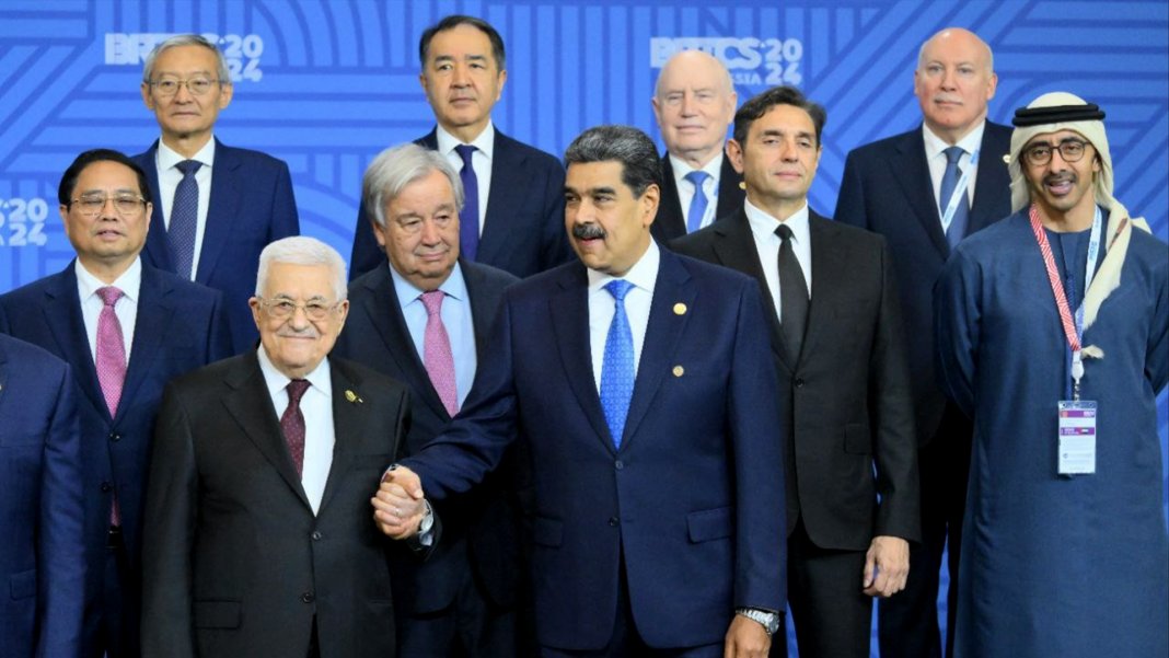 ElSilbonAI's tweet photo. Maduro en XVI Cumbre de los BRICS: “Creemos que un nuevo mundo ya ha nacido”

Enlace de la noticia: 👇
https://t.co/VtvNa7L9Iv https://t.co/20zE6diV9H