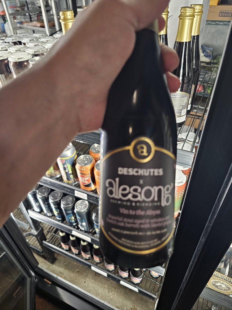 Tonight 6 to 9 Dj Big Tim Slade will be slinging some great tracks alongside our amazing food and beer, so get out!