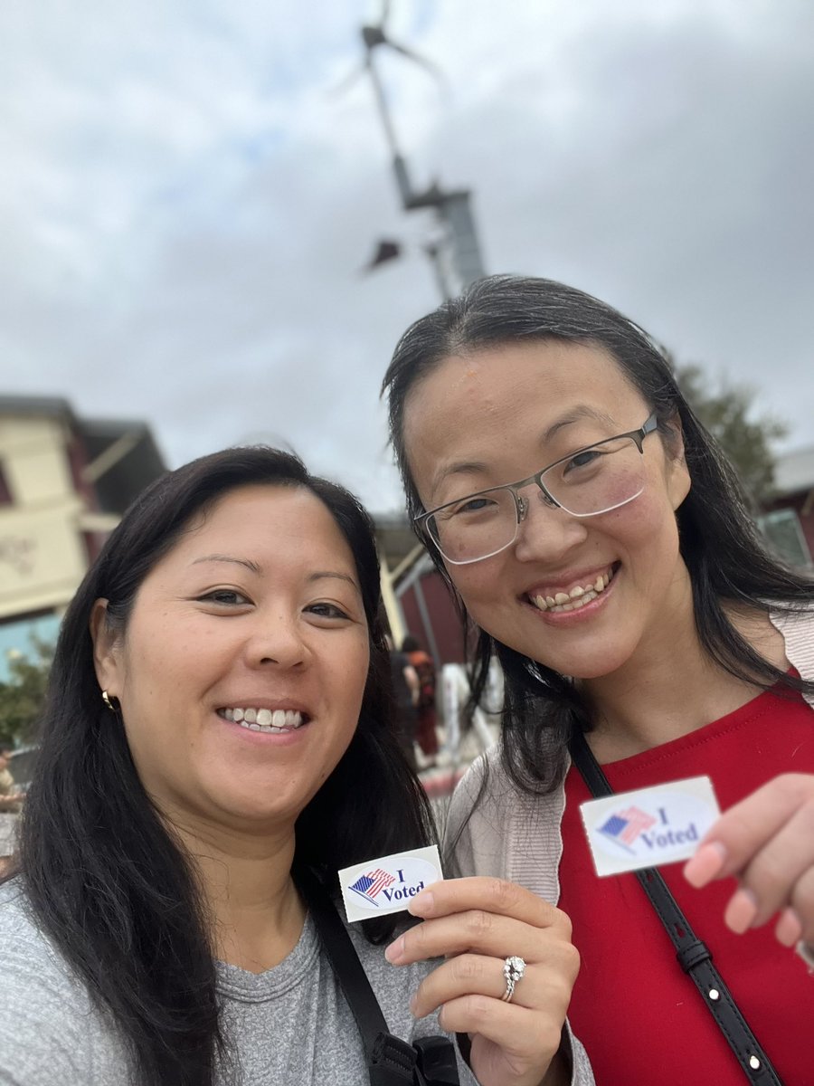 geekettebits's tweet image. I voted with my sister for the first time and can’t be more thrilled! We got to catch up, talk about the candidates, and do our civic duty. 💕🇺🇸 We care so much! (Response from our parents)