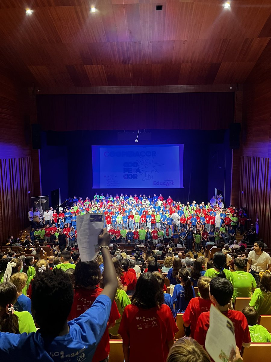LA_UCEV's tweet photo. Clausurem emocionats el XX Congrés Estatal de les Cooperatives d'Ensenyament @UECoE3 #Educart. Moltes gràcies de cor. Esperem que us hàgiu sentit a casa: casa nostra ha estat casa vostra. Fins prompte 🥹
@PauAlabajos @AndreaDroide https://t.co/0iMy9G2lRA