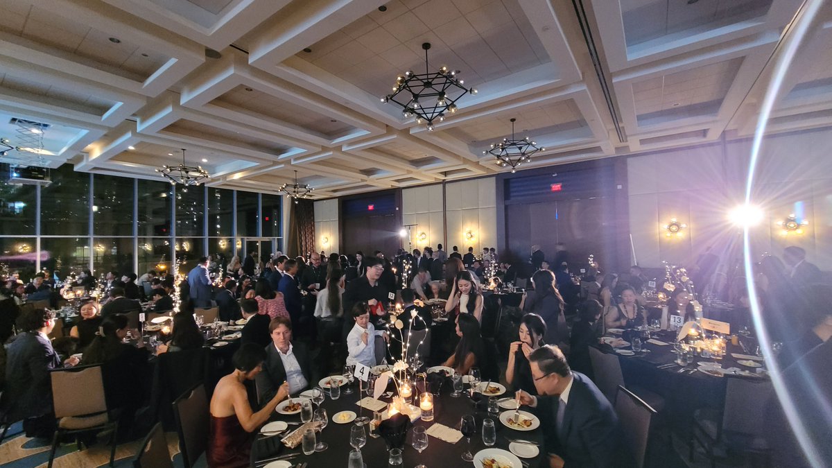 Acting Consul General Kwon, Tae Han attended the "2024 Scholarship Night-Sol Gala" event hosted by the Korean Scholarship Foundation of Canada (KCSF, Chairman Peter Chang) on 10.19 (Saturday), celebrating the winners and sharing various opinions with the attendees.