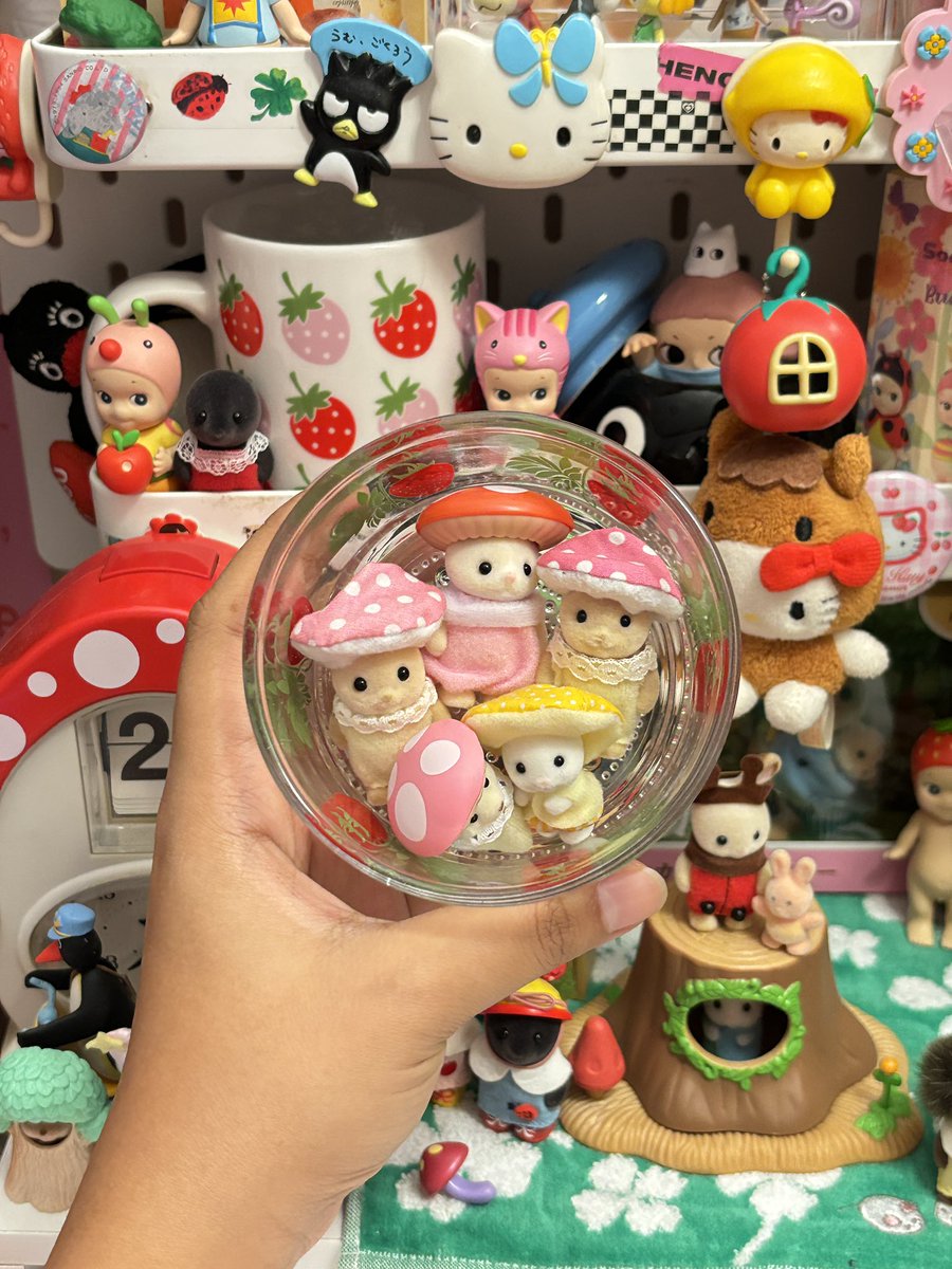 bmheebear's tweet photo. baby flower garden friends 🏡🍄‍🟫🌸 https://t.co/FGvZSEDyHJ