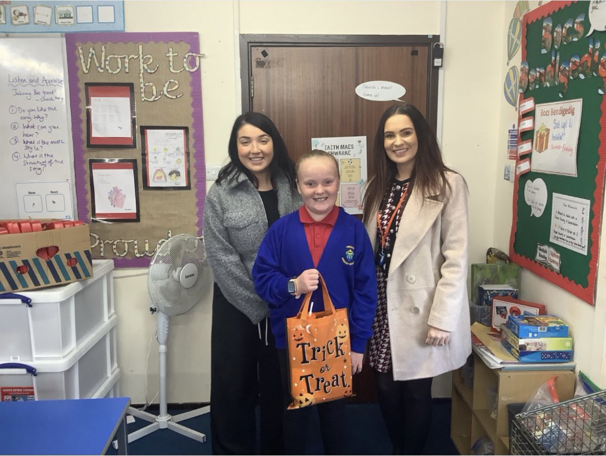 Trinant Primary (@trinantprimary) on Twitter photo A huge congratulations to one of our pupils in year 5. She had won a Halloween competition through <a href="/ndeducation/">New Directions Education</a>. Thank you for bringing the bag full of goodies in! A huge congratulations to one of our pupils in year 5. She had won a Halloween competition through <a href="/ndeducation/">New Directions Education</a>. Thank you for bringing the bag full of goodies in!