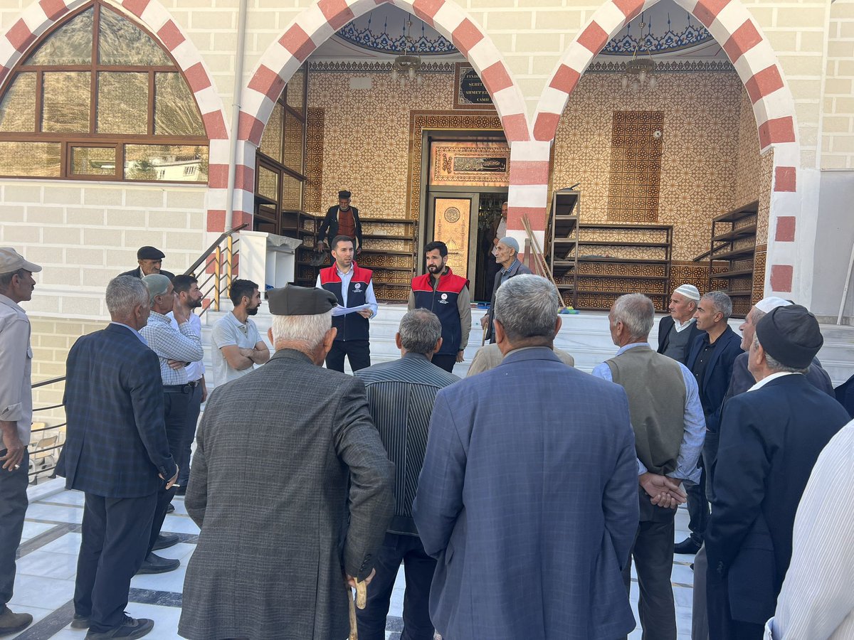 Zmuhendsi's tweet photo. #TarımSahada 
Şırnak/Güçlükonak/Cumhuriyet Köyünde Yeni Destekleme Modeli Bilgilendirme Toplantısı https://t.co/XW1YhHM4UQ