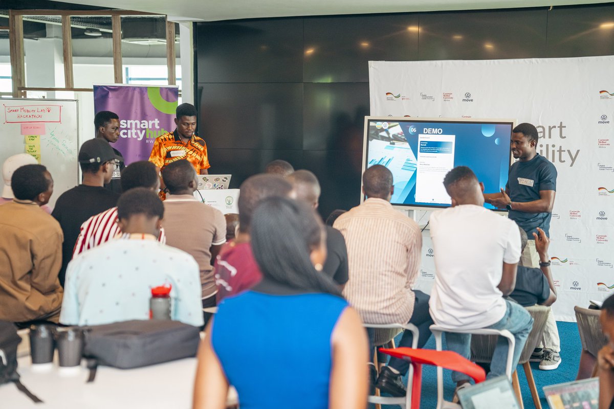 smartcityhubrw's tweet photo. Team "VolkSafe" has focused on creating a digitised solution for accident reporting to improve response times from emergency responders and traffic police.

#SmartMobilityLabHackathon
#SustainableMobility https://t.co/ICI1xo7ZjT