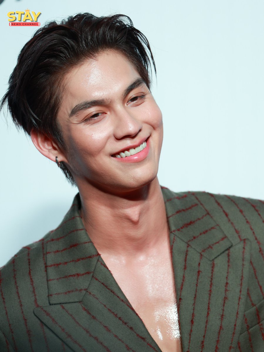 staynewsth's tweet photo. คาริสม่าตาแตก เล่นเอาแฟนๆใจละลาย
ไบร์ท วชิรวิชญ์ นักแสดงหนุ่มสุ��ฮอต
ในงานเปิดตัวแลนด์มาร์ก One Bangkok

Bright Vachirawit

#OneBangkok
#OneBangkokxBRIGHT
#bbrightvc  
#ไบร์ทวชิรวิชญ์ https://t.co/muyK9wjO0p