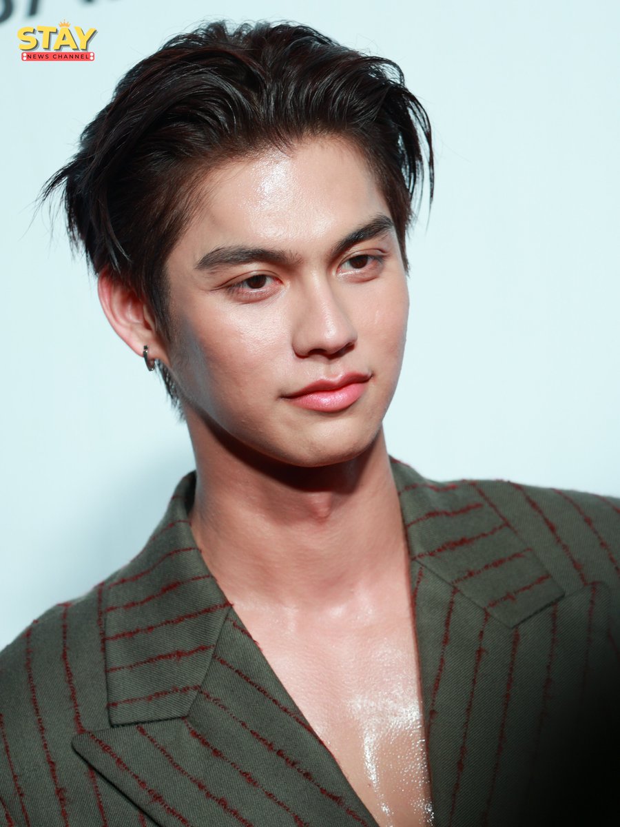 staynewsth's tweet photo. คาริสม่าตาแตก เล่นเอาแฟนๆใจละลาย
ไบร์ท วชิรวิชญ์ นักแสดงหนุ่มสุ��ฮอต
ในงานเปิดตัวแลนด์มาร์ก One Bangkok

Bright Vachirawit

#OneBangkok
#OneBangkokxBRIGHT
#bbrightvc  
#ไบร์ทวชิรวิชญ์ https://t.co/muyK9wjO0p
