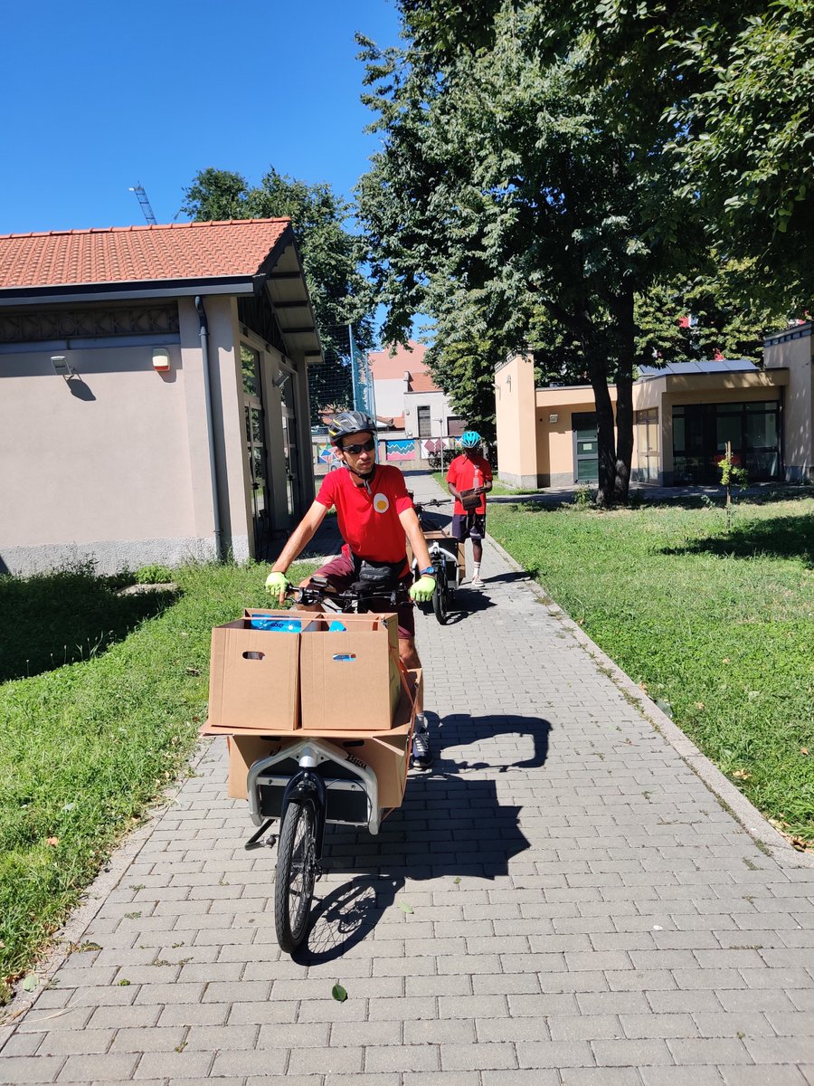 CodeZERO_EU's tweet image. 📦 #Couriers are essential workers in the flow of goods, but the gig economy creates competition harming couriers &amp;amp; the #cities they operate in. 

In #Milan, a civic crowdfunded #startup is delivering a new model... by #CargoBike 🚲 Read the full story ⬇️
eurocities.eu/latest/cargo-b…