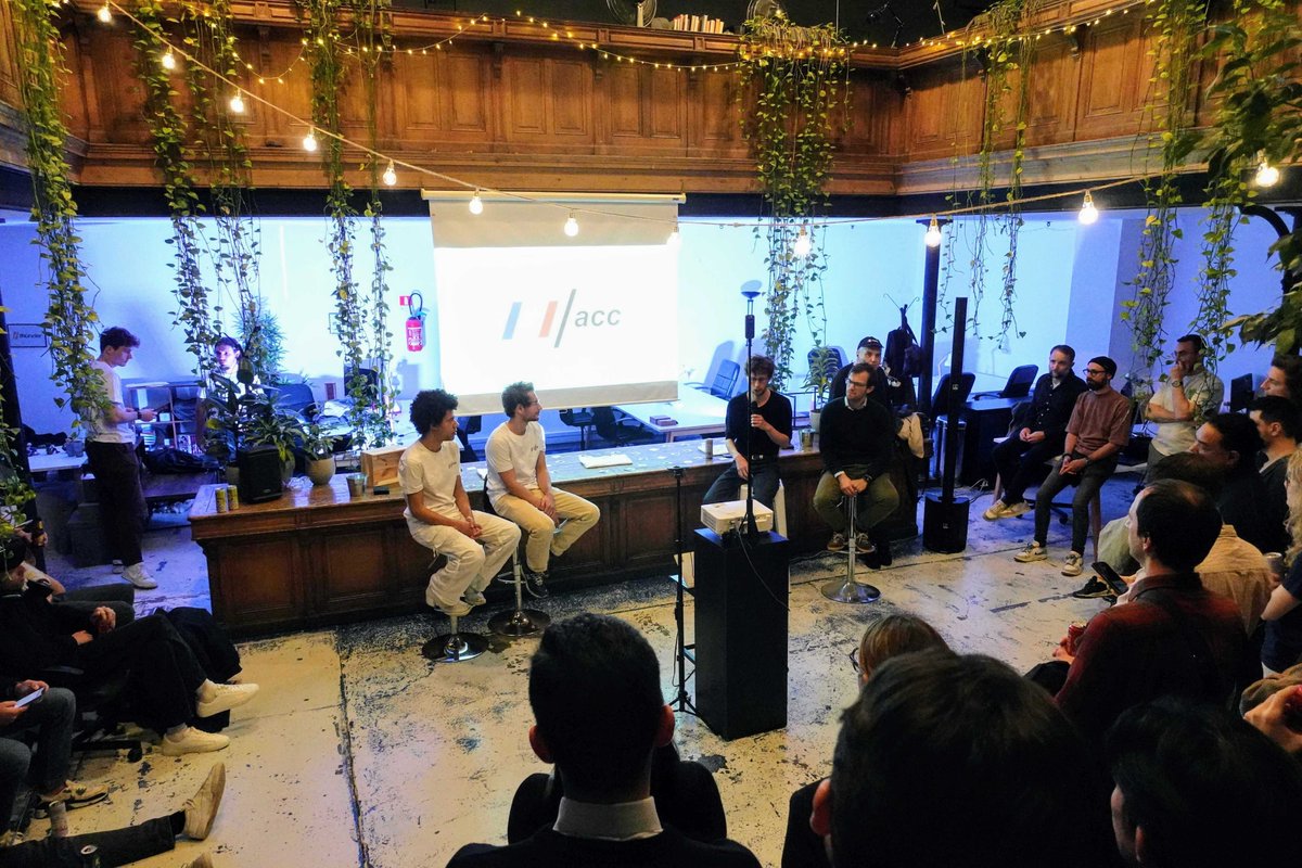 maximefonsale's tweet photo. Great event last night in Paris with top speakers @honualx @edarchimbaud talking about what's next in AI, open source/for-profit &amp; more.

Also had the chance to say a word about what we're building with @AntoineSueur3! Huge thanks to @jonatzer @gmtonnel for making it happen 🙏 https://t.co/ywIa0EZ0tQ