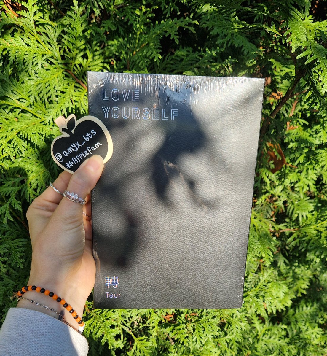 amyx_bts's tweet photo. ❁ Love yourself : Tear Album GA ❁

↳ Sealed Love Yourself: Tear album version U + freebies ✨️ 

How to enter:
• Follow Me 
• RT to enter 

- World wide 🌍
- Ends on the 8th of November https://t.co/srZu15bqtX